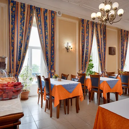 Pensao Londres 3* Lisbona